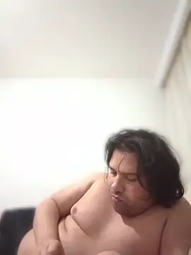 raducelfrumos99 online show from March 28, 4:51 pm