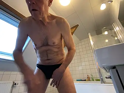 Snapshot of martxxxxx chatting on December 25, 10:28 am martxxxxx online show from December 25, 10:28 am