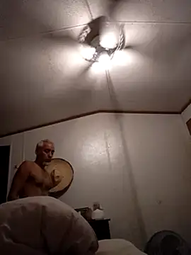 Snapshot of Xoc8_ chatting on December 24, 4:30 pm Xoc8  online show from December 24, 4:30 pm