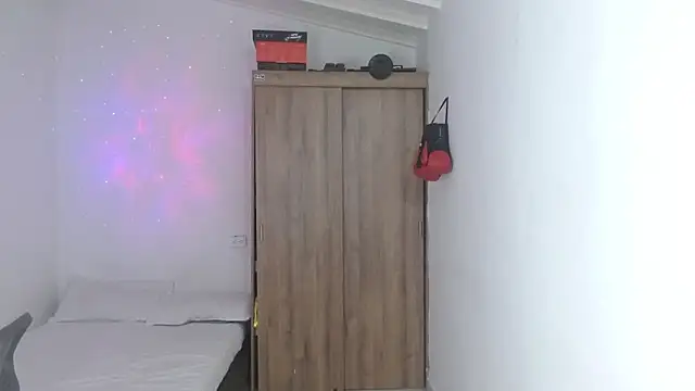 Kisan Smith online show from November 8, 3:54 am