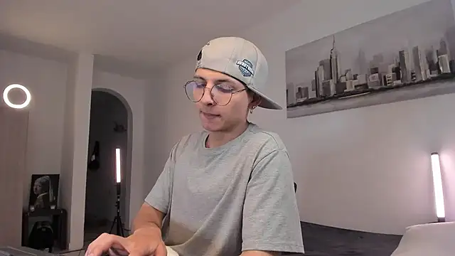 a lejandro 0 8 online show from March 19, 10:22 am