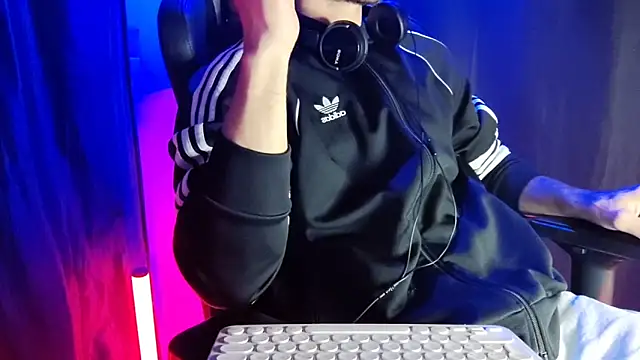 sexyboycolombi4 online show from January 30, 6:13 am