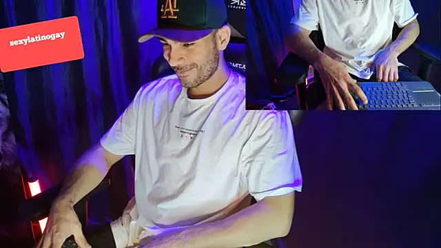 sexyboycolombi4 online show from February 13, 9:28 pm