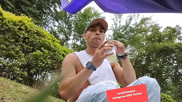 sexyboycolombi4 online show from February 24, 9:52 pm