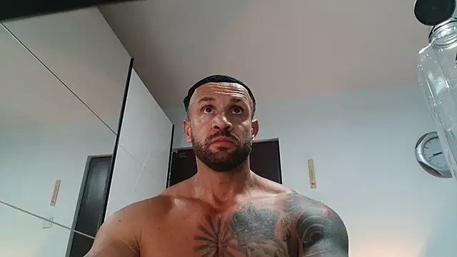 Magnificmuscles89 online show from May 24, 5:41 pm