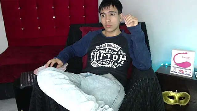 Snapshot of zack_thunder chatting on October 23, 1:03 pm zack thunder online show from October 23, 1:03 pm