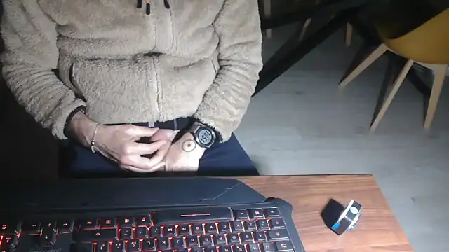 Adri gard online show from March 12, 9:55 pm