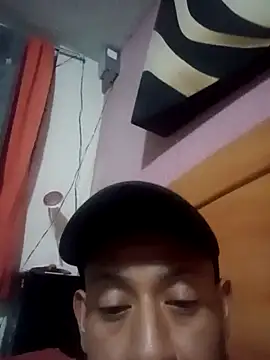 Snapshot of pineda1689 chatting on January 29, 7:25 am pineda1689 online show from January 29, 7:25 am