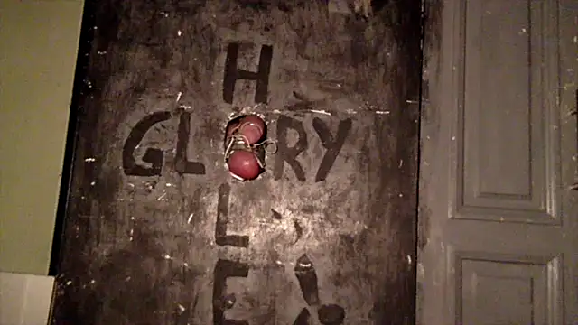 Snapshot of TweakyDude chatting on October 15, 11:01 pm TweakyDude online show from October 15, 11:01 pm