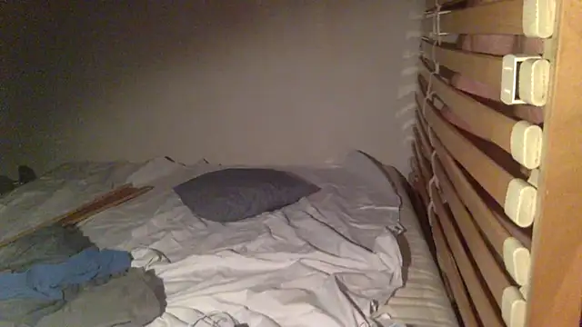 Snapshot of TweakyDude chatting on October 31, 5:38 pm TweakyDude online show from October 31, 5:38 pm