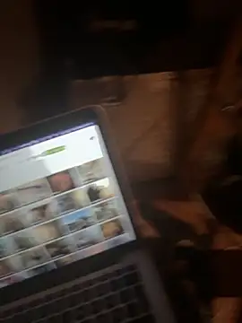 Snapshot of TweakyDude chatting on September 9, 3:17 am TweakyDude online show from September 9, 3:17 am