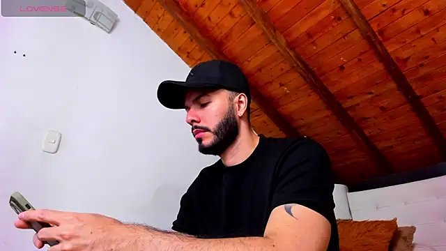 Tom Bailey online show from April 3, 1:08 pm