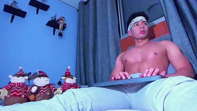 Stefann salvatoree online show from December 20, 2:30 am