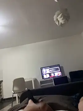 fekedaniel1999 online show from December 4, 7:10 pm