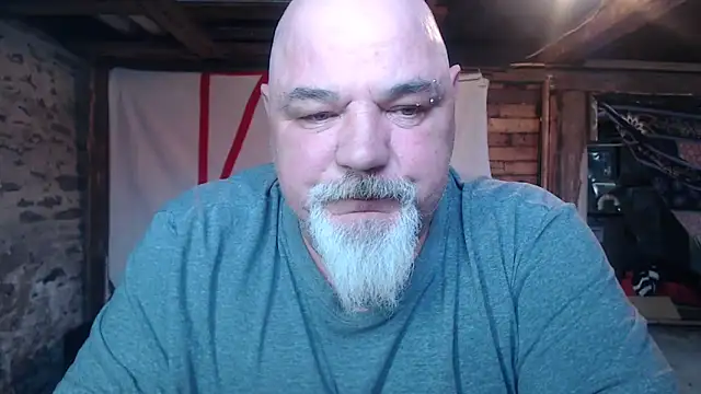 Newfiesausage1972 online show from March 23, 2:56 pm