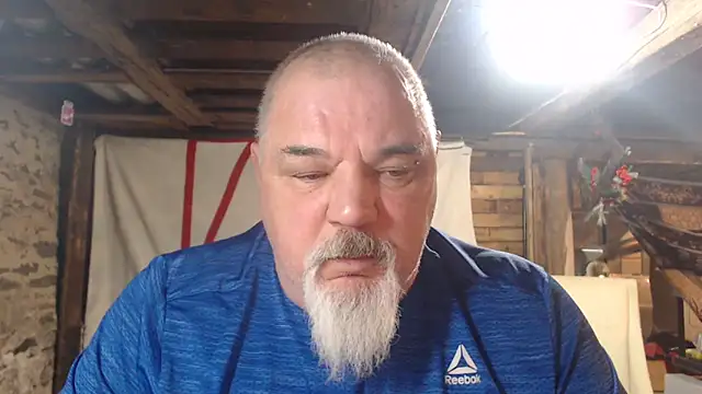 Newfiesausage1972 online show from February 7, 10:22 am