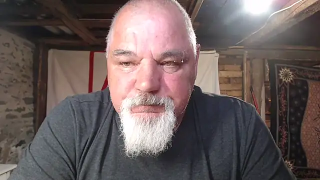 Newfiesausage1972 online show from May 29, 12:59 pm