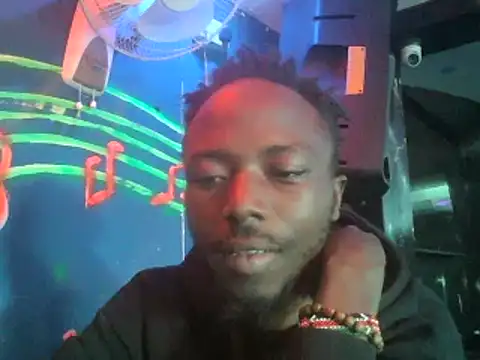 Snapshot of Cedric254 chatting on December 17, 10:01 am Cedric254 online show from December 17, 10:01 am