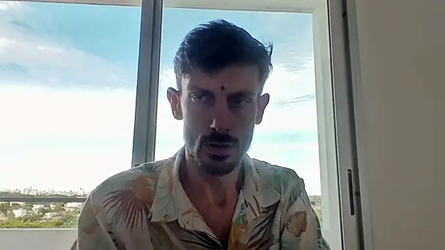 nicolaaaaas online show from December 31, 9:28 pm