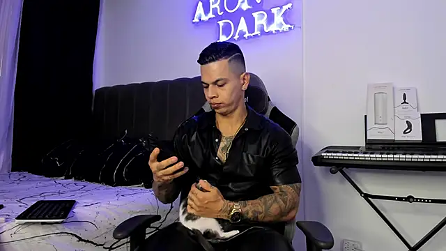 Aron Dark online show from January 10, 12:15 pm