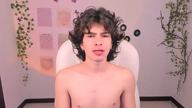 Snapshot of Angelo_duarte chatting on October 2, 6:12 pm Angelo duarte online show from October 2, 6:12 pm