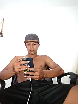 Demiansteven2 online show from September 24, 6:39 pm