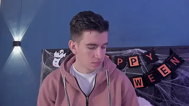 MikaelSlow online show from October 28, 4:04 am