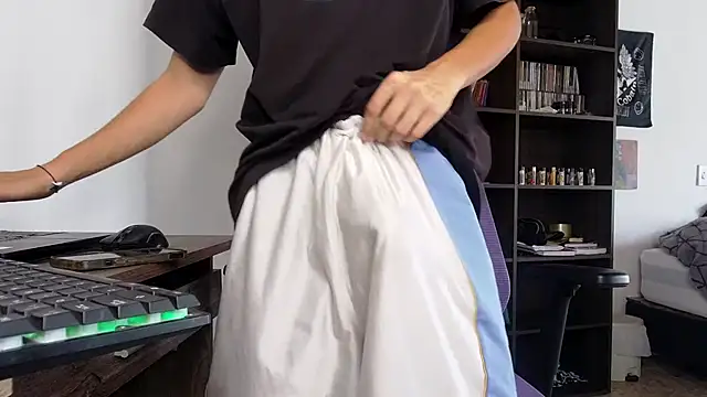 alex connorr online show from October 31, 5:38 pm