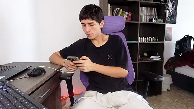 alex connorr online show from September 27, 4:05 pm