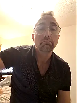 Snapshot of bibananaman chatting on October 10, 12:26 am bibananaman online show from October 10, 12:26 am