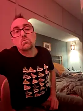 Snapshot of bibananaman chatting on October 28, 2:47 am bibananaman online show from October 28, 2:47 am