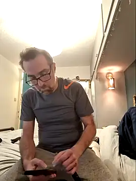 Snapshot of bibananaman chatting on December 28, 3:47 am bibananaman online show from December 28, 3:47 am