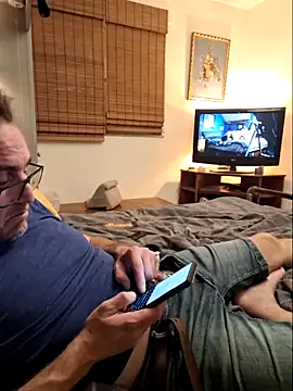 Snapshot of bibananaman chatting on September 13, 11:28 pm bibananaman online show from September 13, 11:28 pm