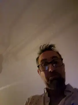 Snapshot of bibananaman chatting on December 18, 3:15 am bibananaman online show from December 18, 3:15 am