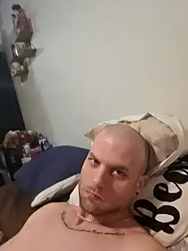 GeneralXMillyX online show from January 3, 2:40 pm