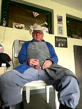 Snapshot of oldgayman chatting on October 28, 12:40 pm oldgayman online show from October 28, 12:40 pm