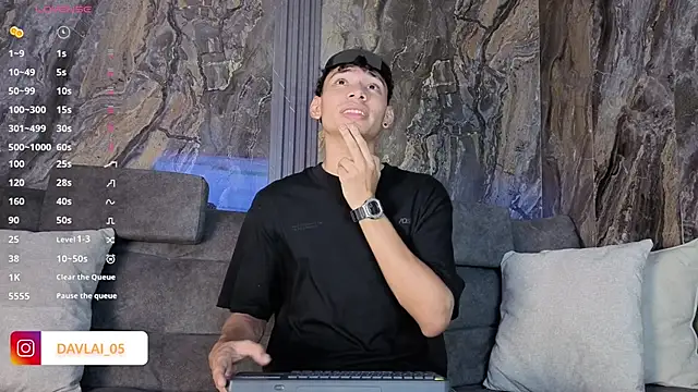 Daviid laidd online show from April 14, 8:08 pm