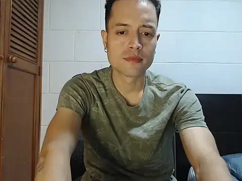 dimitriquiet05 online show from March 11, 4:30 am