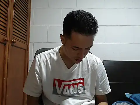 dimitriquiet05 online show from February 23, 10:17 am