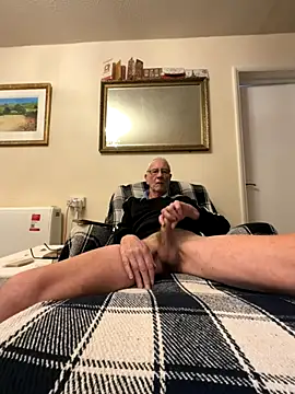 cutaboverest online show from December 22, 7:55 pm