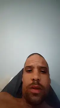 Snapshot of Tigermanboy chatting on December 18, 4:53 am Tigermanboy online show from December 18, 4:53 am