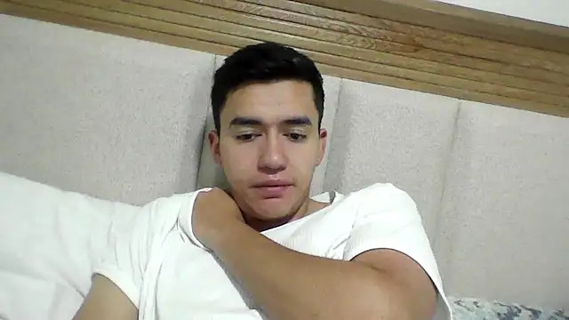 Snapshot of Estebitan_vm chatting on October 3, 2:55 pm Estebitan vm online show from October 3, 2:55 pm