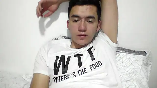 Snapshot of Estebitan_vm chatting on October 7, 4:05 am Estebitan vm online show from October 7, 4:05 am