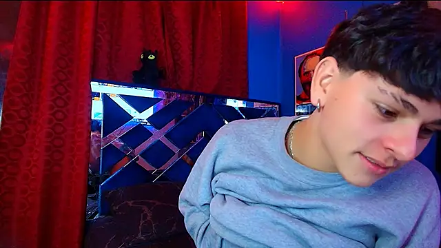 Luke Howland online show from September 17, 3:40 am