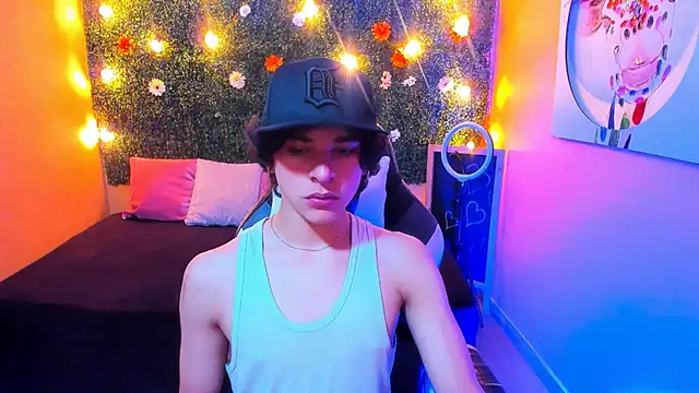 Luke Howland online show from January 20, 8:07 pm