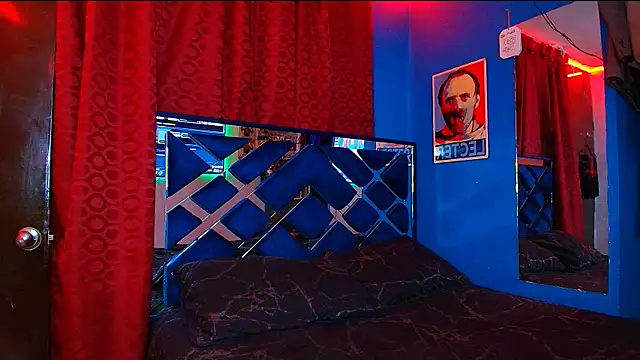 Luke Howland online show from October 7, 12:15 am