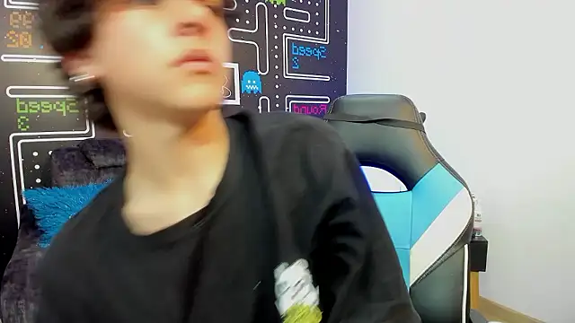 Luke Howland online show from December 2, 8:20 pm