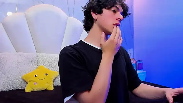 Luke Howland online show from December 5, 3:26 am