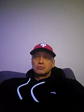 Snapshot of McdyllanXX chatting on December 10, 11:00 pm McdyllanXX online show from December 10, 11:00 pm