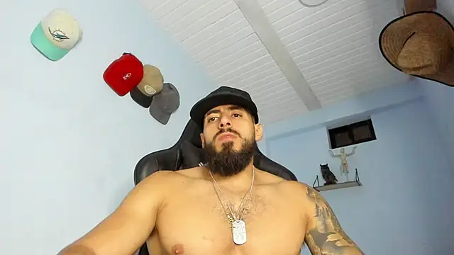 Snapshot of _Poseidon1_ chatting on October 11, 5:11 am  Poseidon1  online show from October 11, 5:11 am